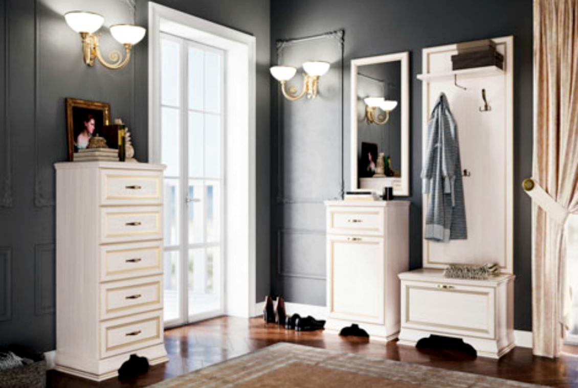 Прихожая Сиена, Кураж